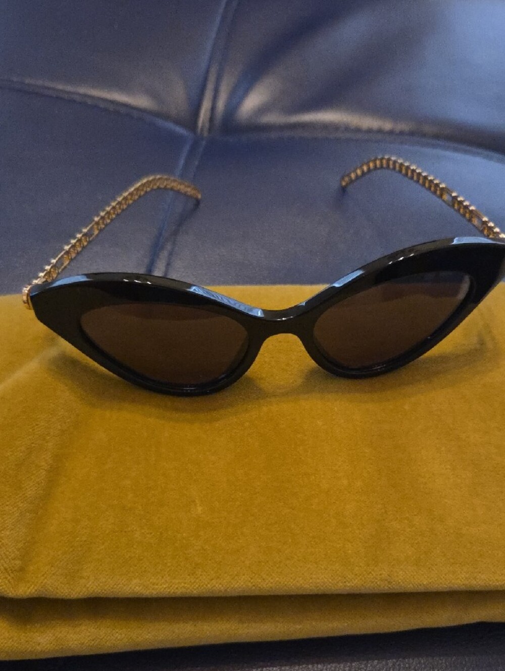Gucci Black Cat-Eye Sunglasses with Gold Hardware - Picture 8 of 8